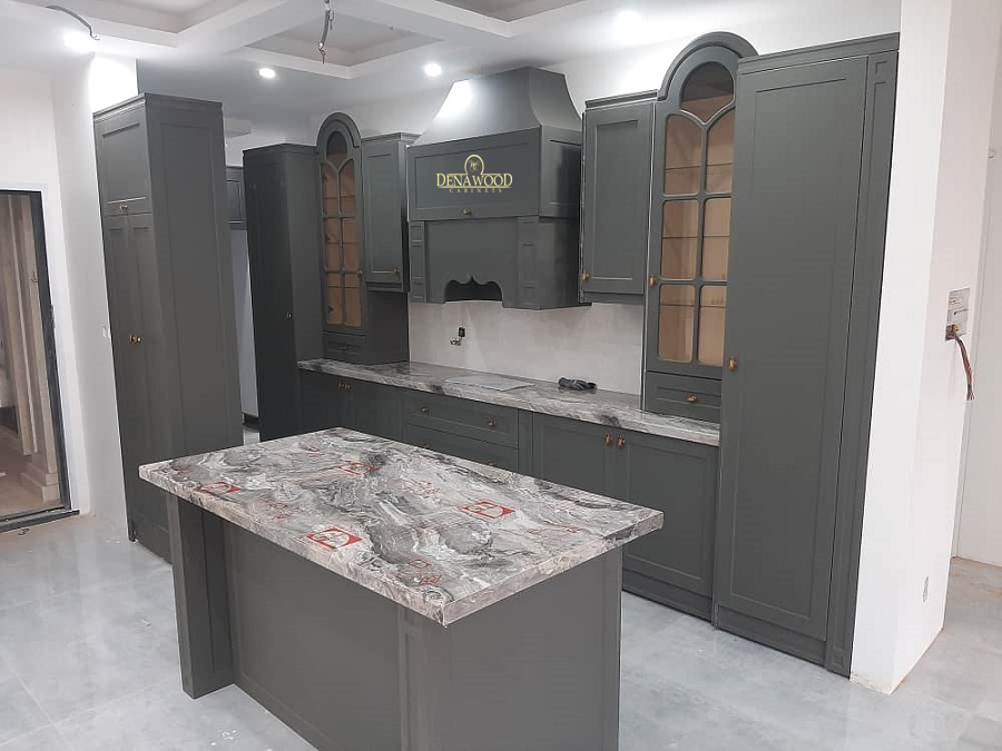 کابینت نئوکلاسیک با رنگ پلی اورتان طوسی مات